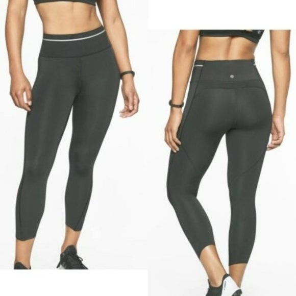Athleta Pants - Athleta Sonic Reflective Capri Black Legging Lightweigth Workout 291694 Size M